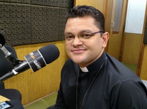 padre-jose-ronaldo-300x223