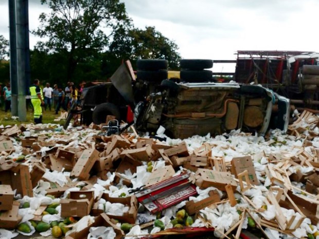 Acidente na BR 381, em Perdões