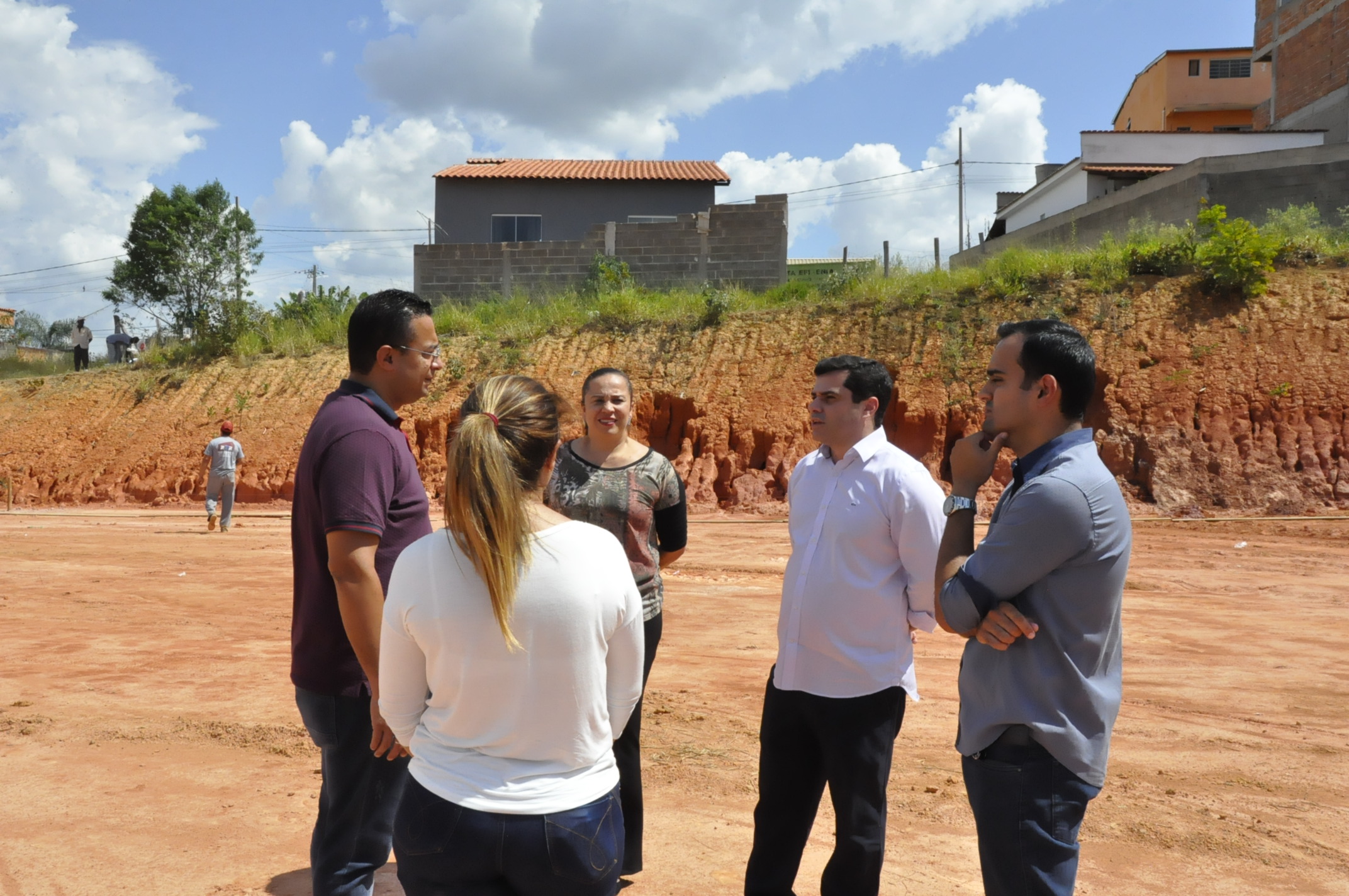 Prefeito José Cherem e equipe acompanharam o início das obras
